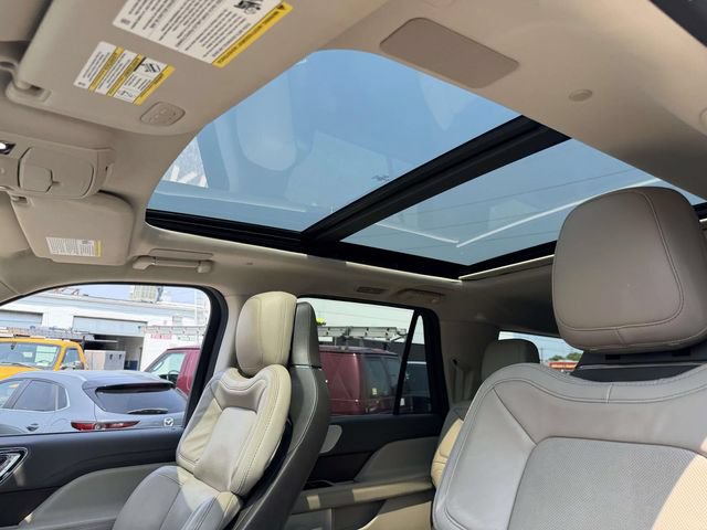 Certified 2022 Lincoln Navigator L Reserve AWD/4WD image 10
