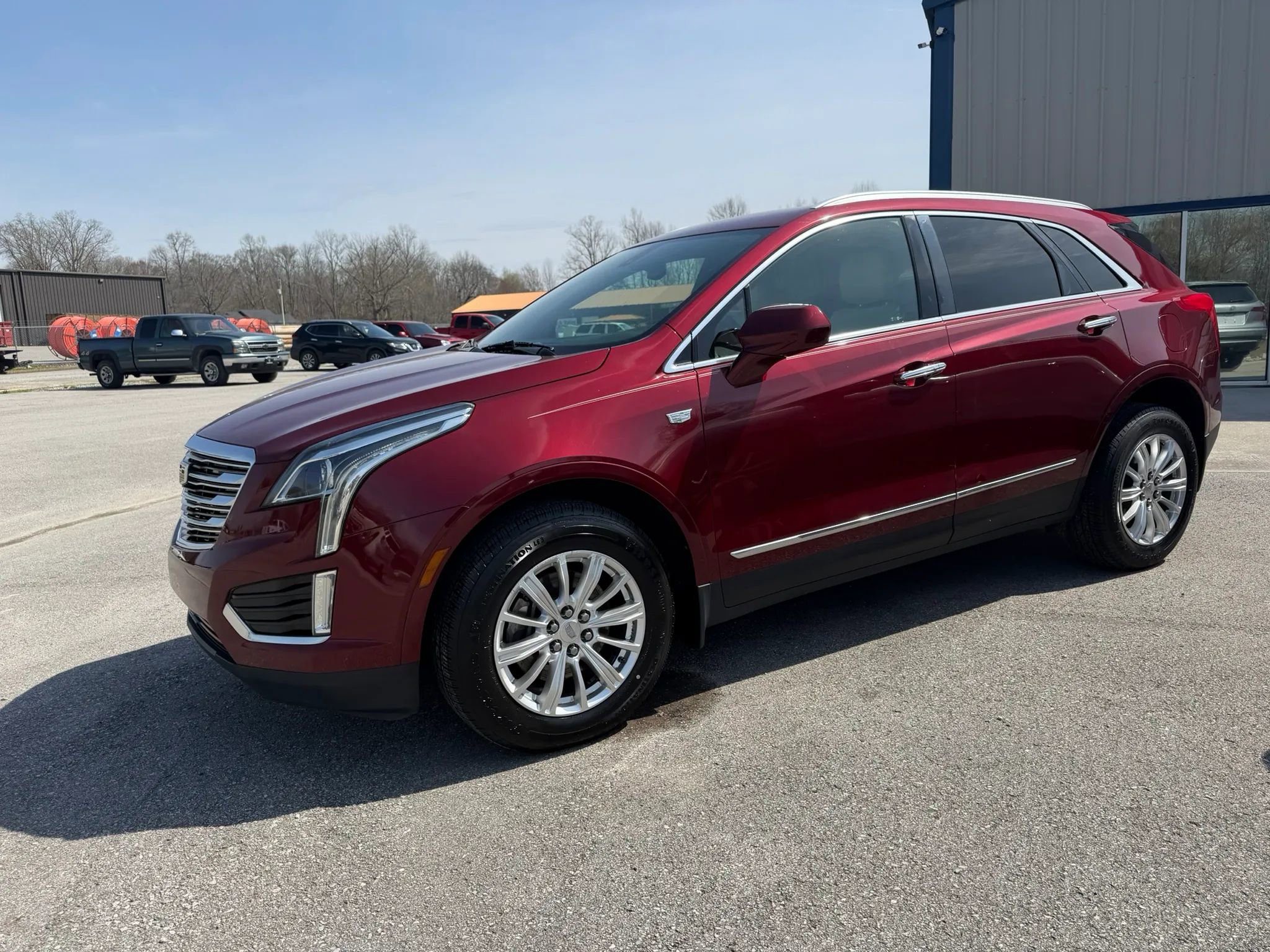 Used 2017 Cadillac XT5 FWD image 2