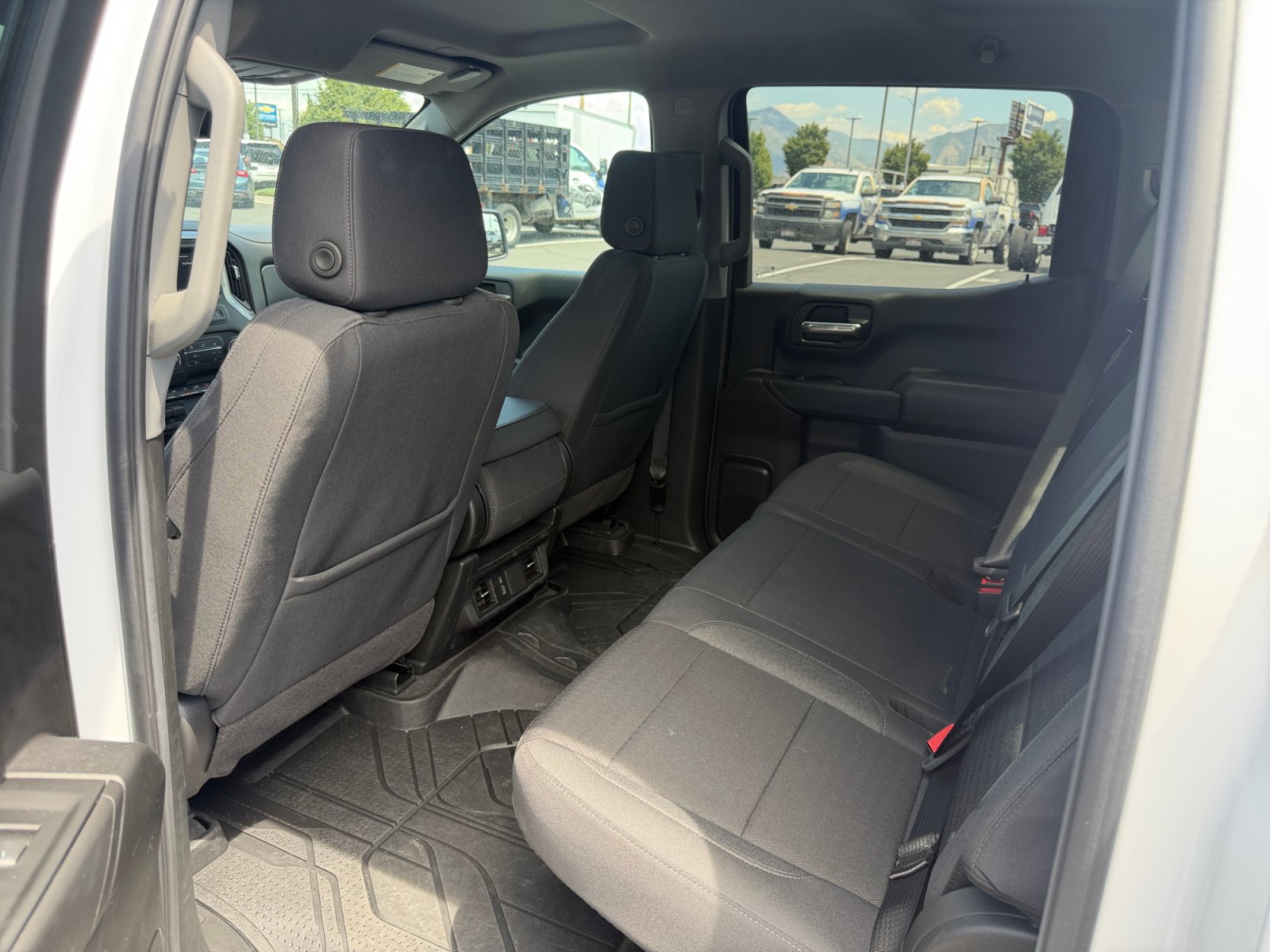 New 2026 Chevrolet Silverado 1500 Custom w/ LPO, Dark Essentials Package AWD/4WD image 23