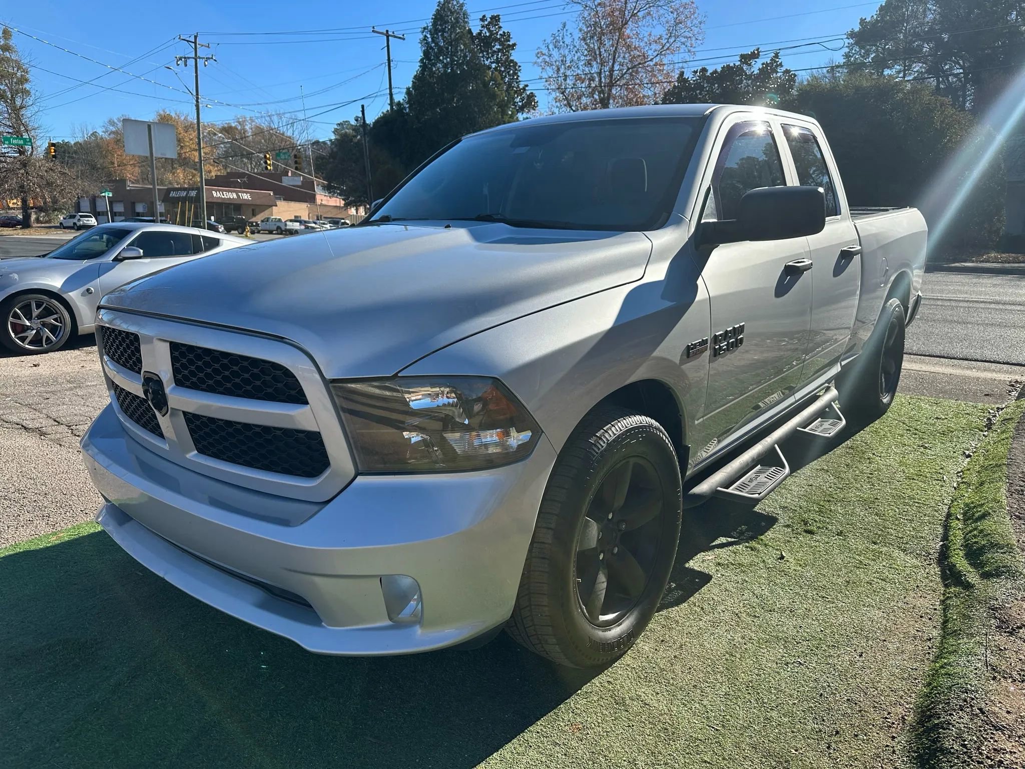 Used 2018 RAM 1500 Express image 3