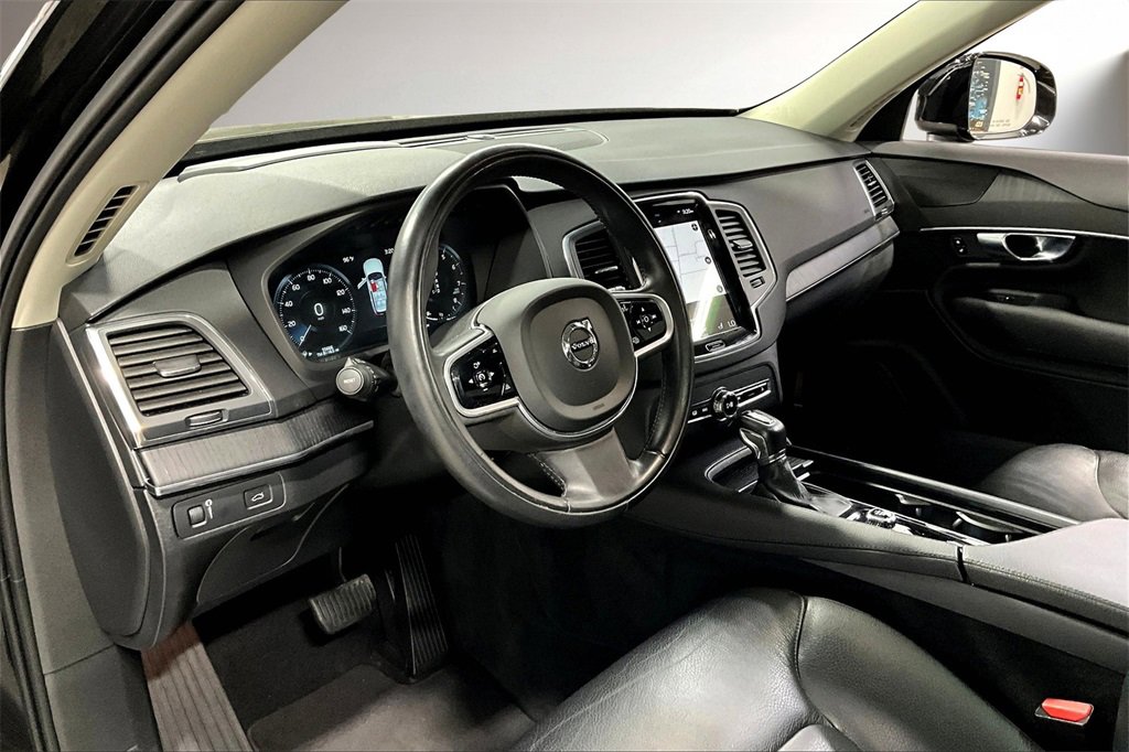Used 2020 Volvo XC90 T6 Momentum image 17