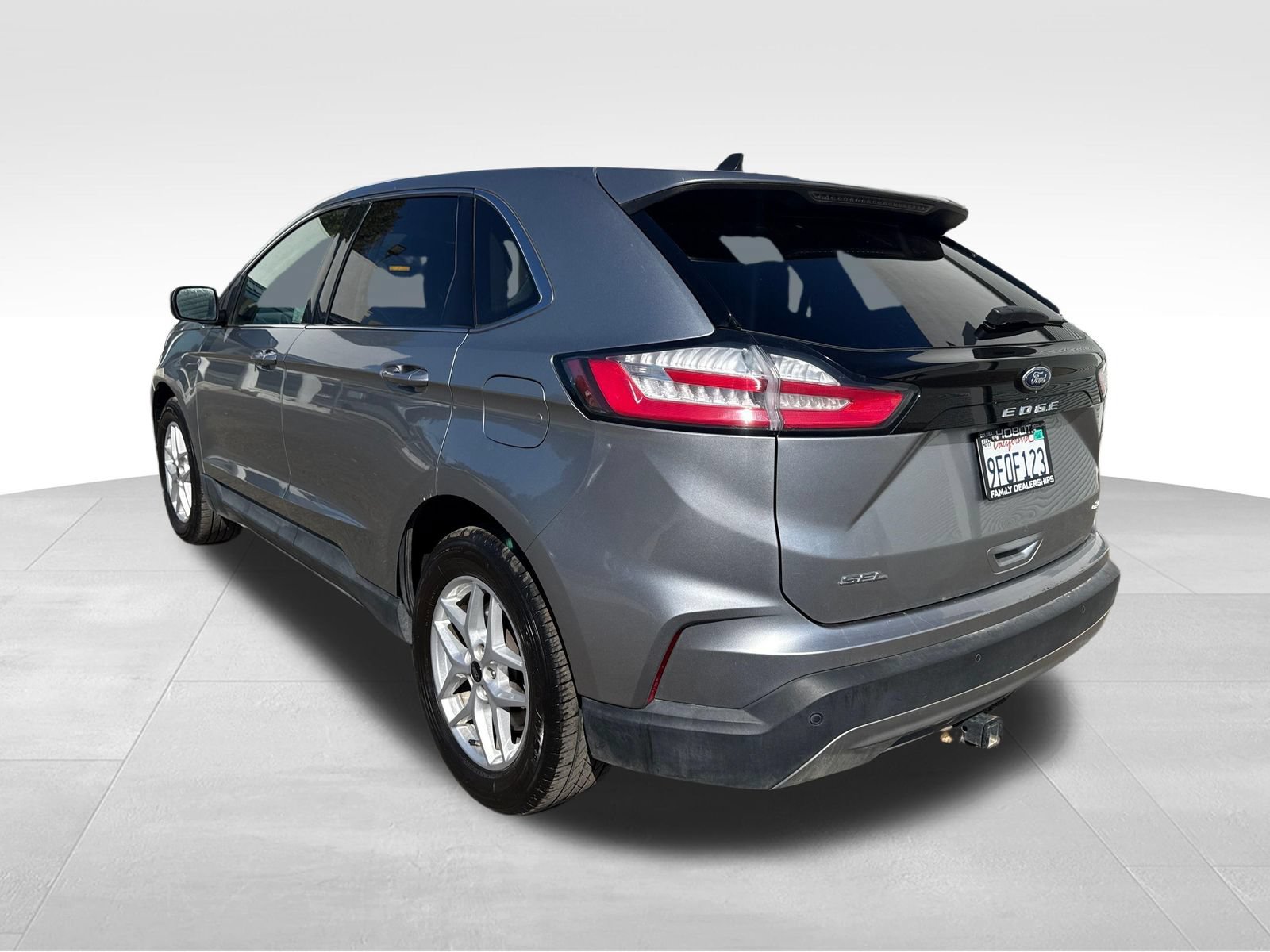Used 2023 Ford Edge SEL AWD/4WD image 3