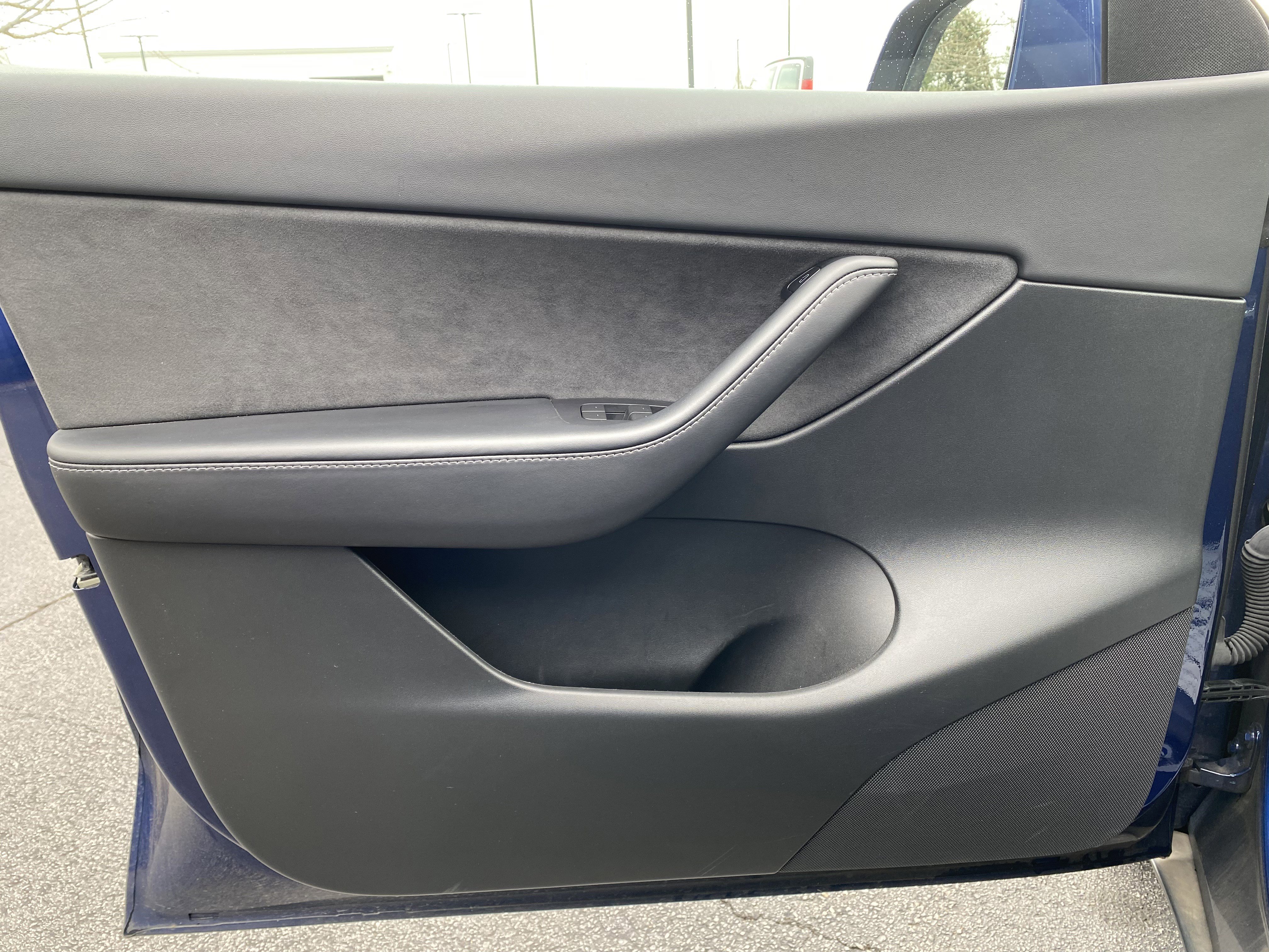Used 2022 Tesla Model Y Long Range image 15