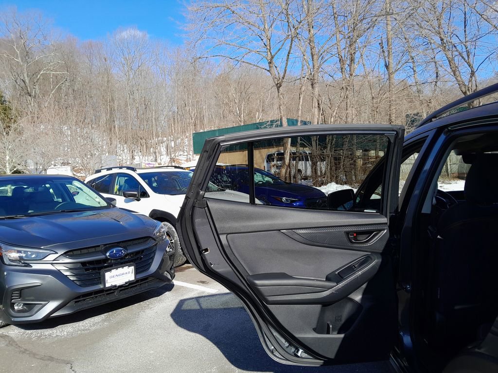 Used 2022 Subaru Crosstrek 2.0i Premium w/ Moonroof Package image 26