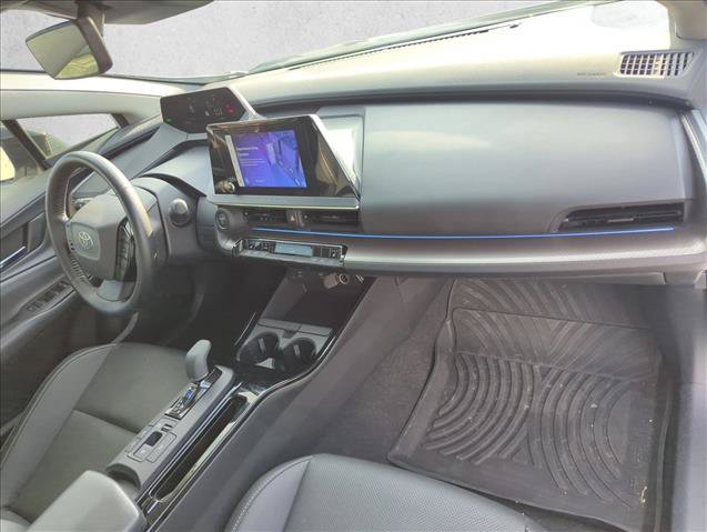 Used 2025 Toyota Prius XLE FWD image 25