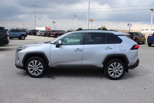 Used 2023 Toyota RAV4 Limited image 12