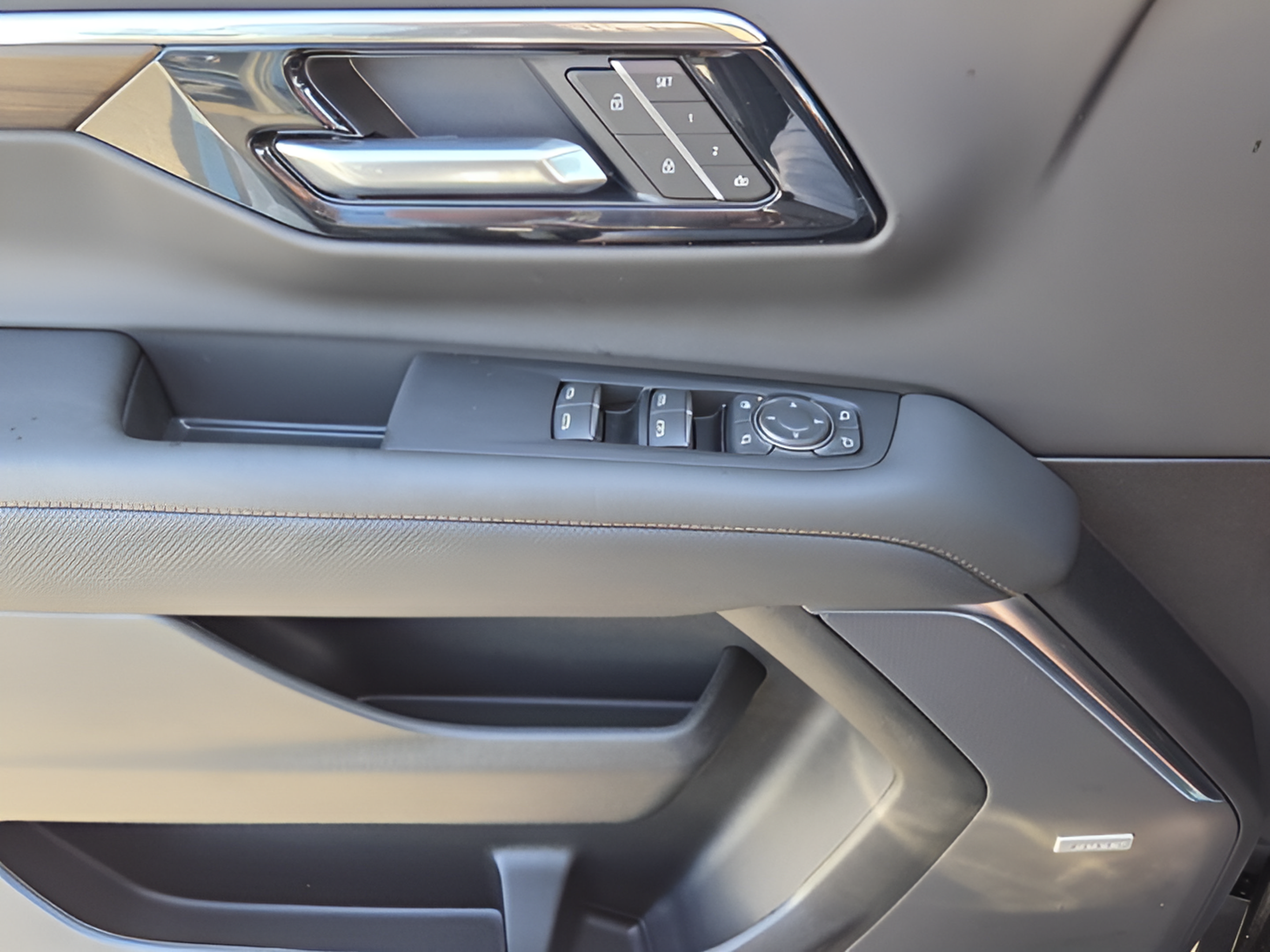 New 2026 Chevrolet Suburban High Country RWD image 31