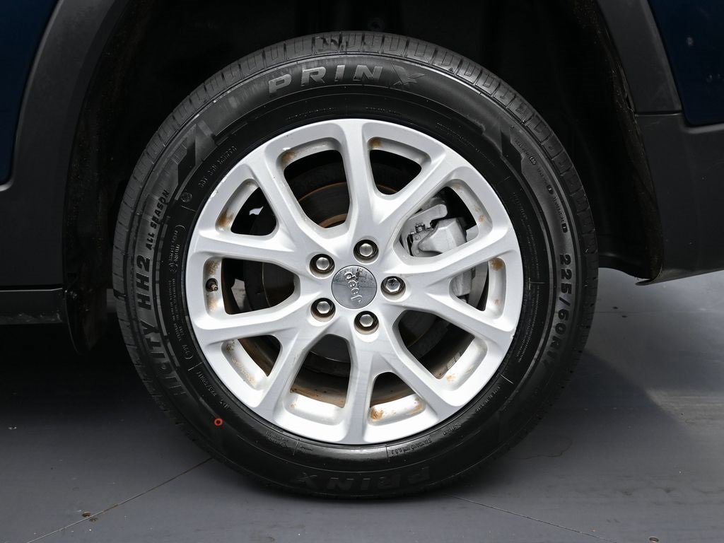 Used 2018 Jeep Cherokee Latitude Plus image 10
