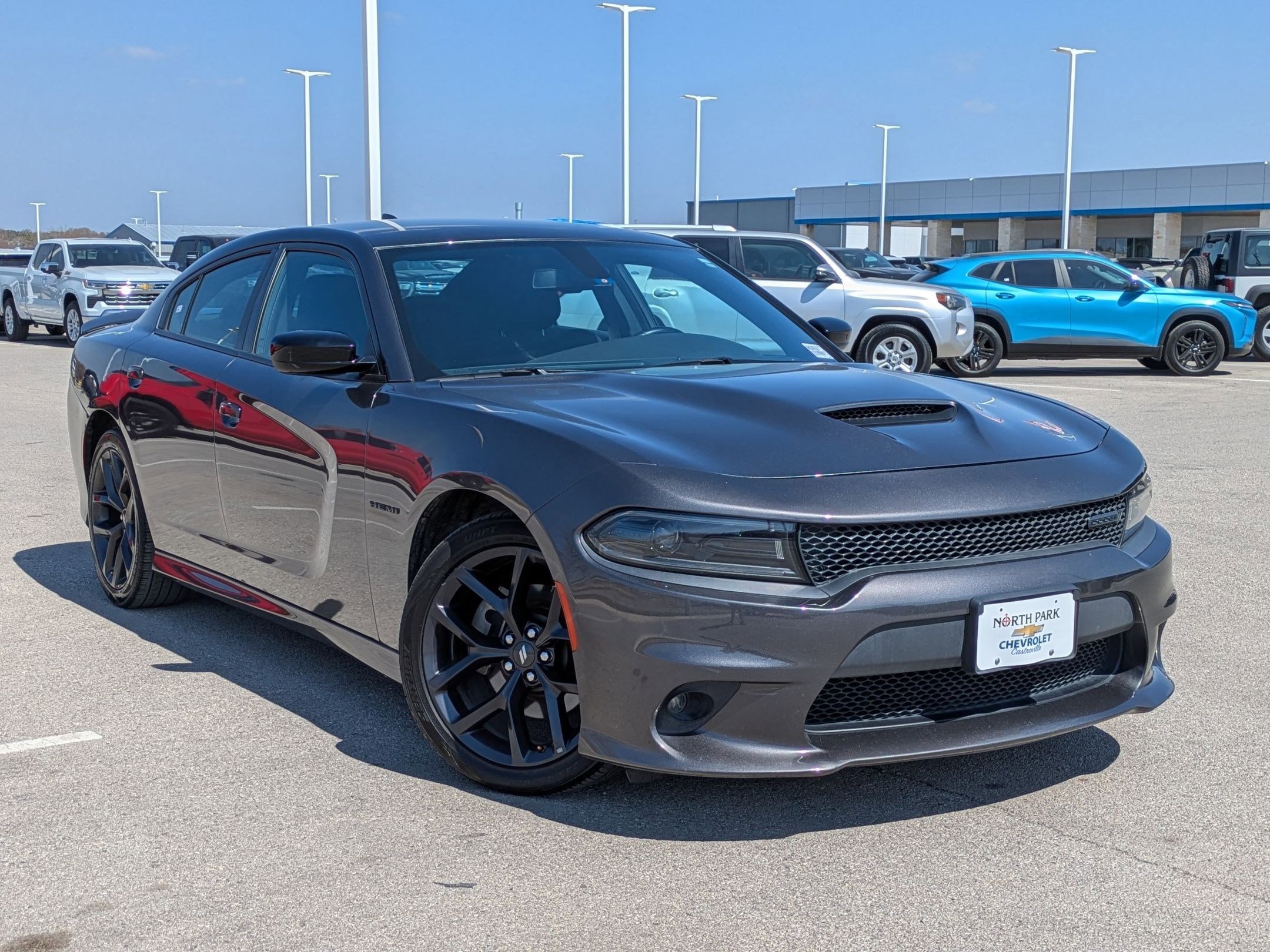 Used 2022 Dodge Charger R/T w/ Blacktop Package image 2