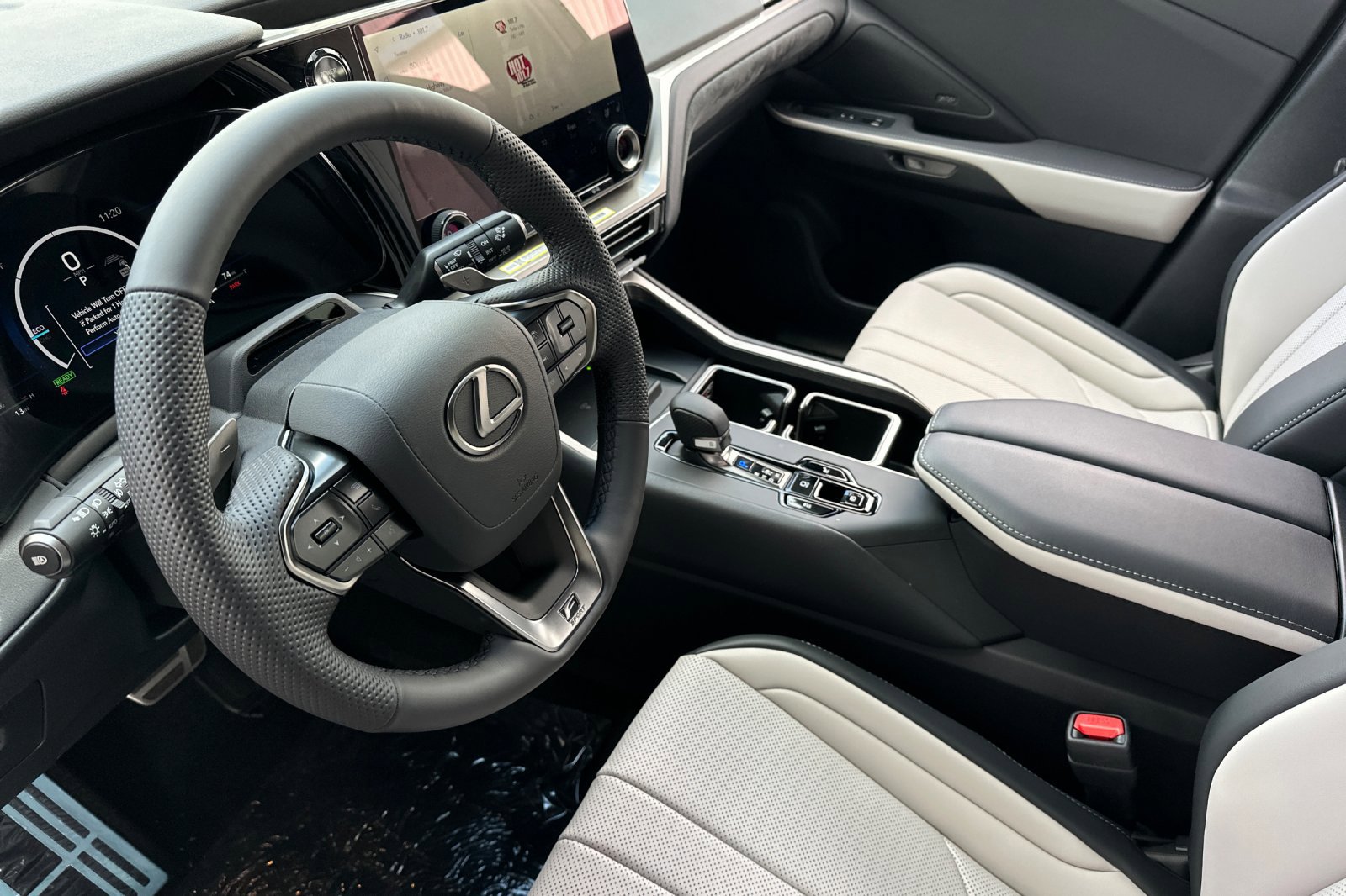 New 2026 Lexus TX 500h AWD image 10