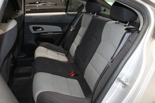 Used 2014 Chevrolet Cruze LS FWD image 9