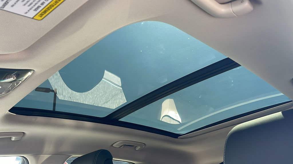 Used 2025 Genesis GV70 2.5T w/ Select Package image 28