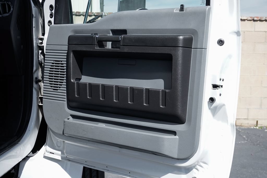 Used 2015 Ford F650 2WD Crew Cab Super Duty image 48