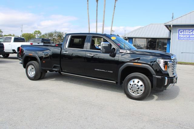 Used 2024 GMC Sierra 3500 Denali w/ Denali Reserve Package image 15