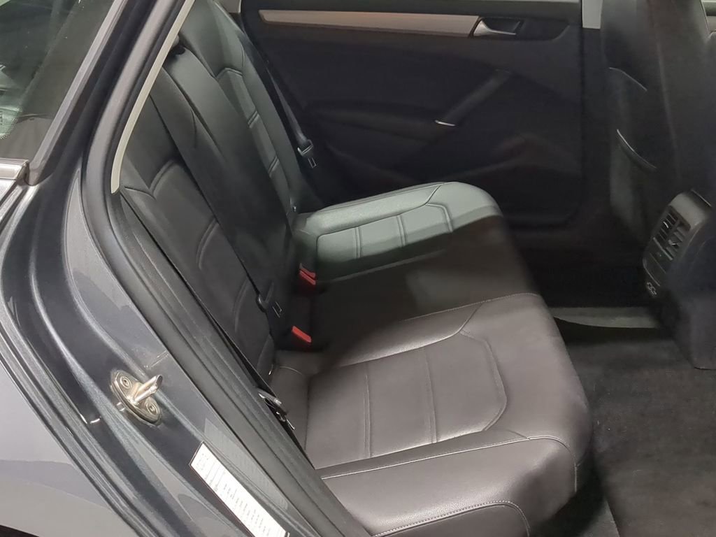 Used 2020 Volkswagen Passat 2.0T SE image 22