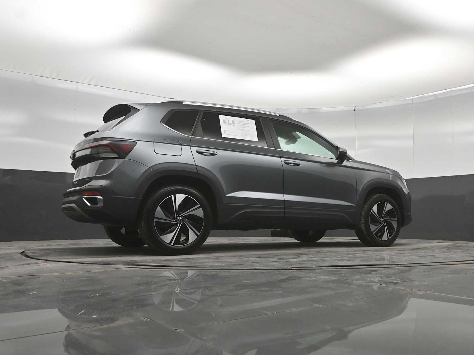 Used 2026 Volkswagen Taos SE AWD/4WD image 40