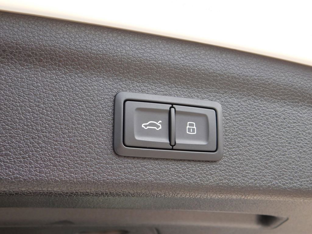 Used 2023 Audi Q3 2.0T Premium image 8