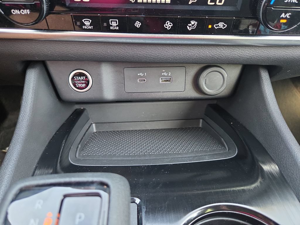 Used 2023 Nissan Rogue SV FWD image 23