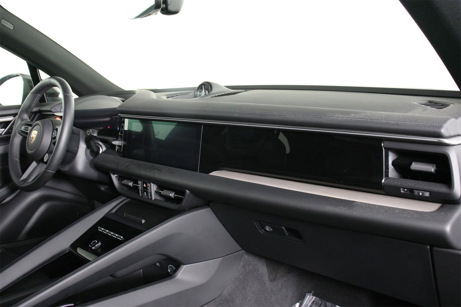 Used 2025 Porsche Macan Electric image 24