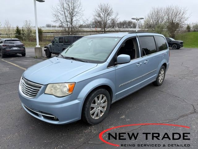 Used 2012 Chrysler Town & Country Touring w/ Entertainment Group #1 FWD image 1