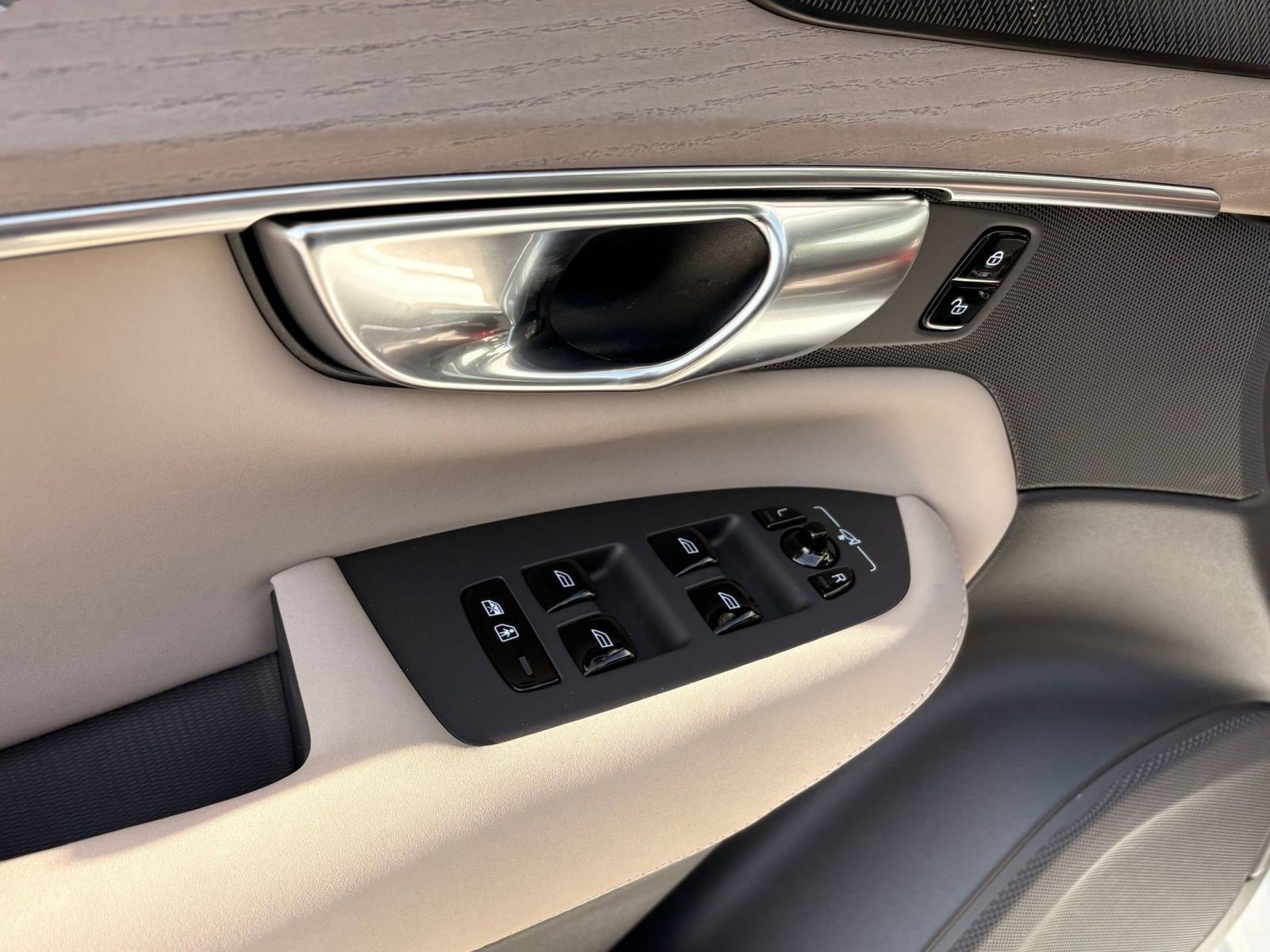 New 2026 Volvo XC90 T8 Ultra image 12