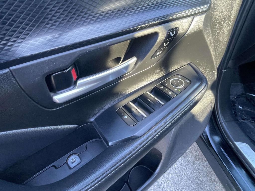 Used 2024 Toyota Grand Highlander AWD Hybrid image 27