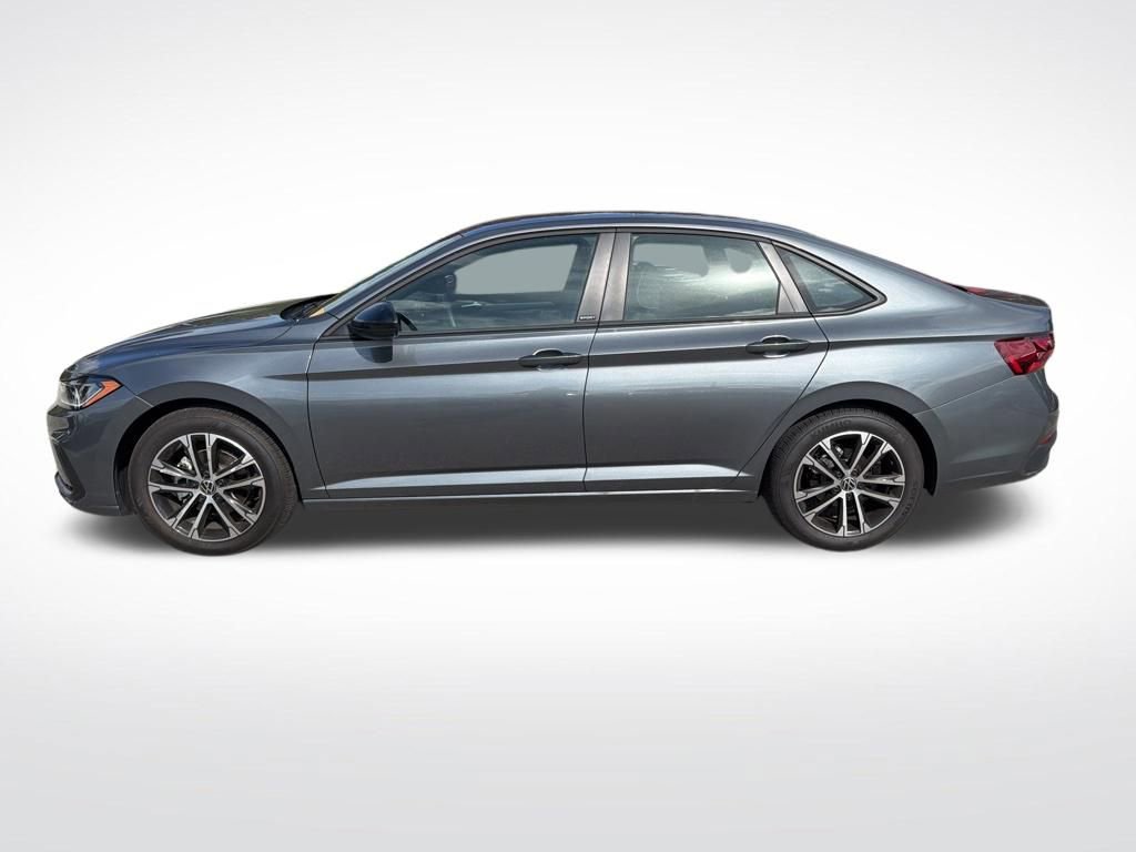 Used 2025 Volkswagen Jetta Sport image 8