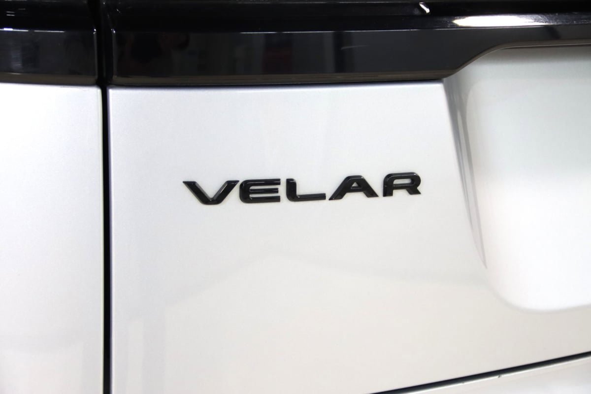 Used 2025 Land Rover Range Rover Velar Dynamic SE AWD/4WD image 13