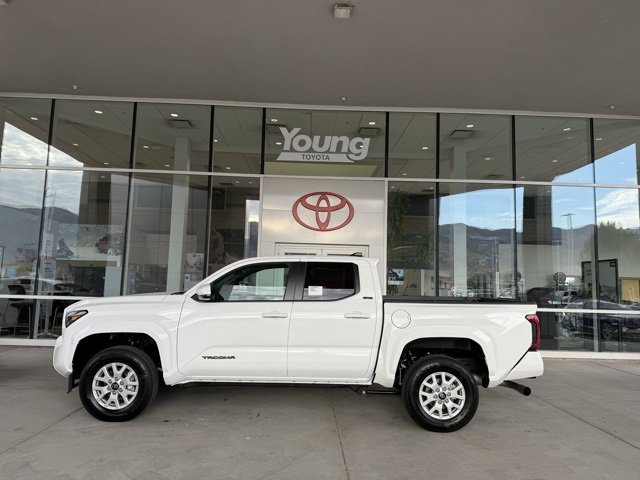New 2025 Toyota Tacoma SR5