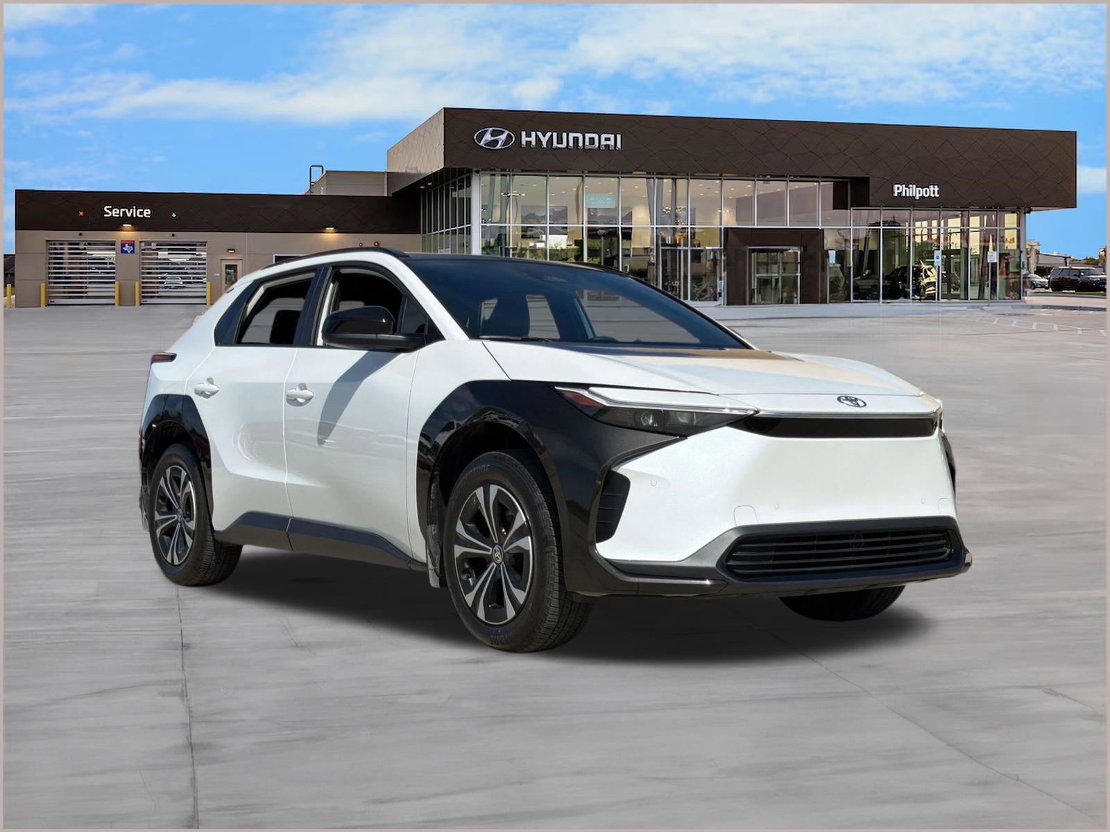 Used 2024 Toyota bZ4X XLE w/ Weather Package image 7