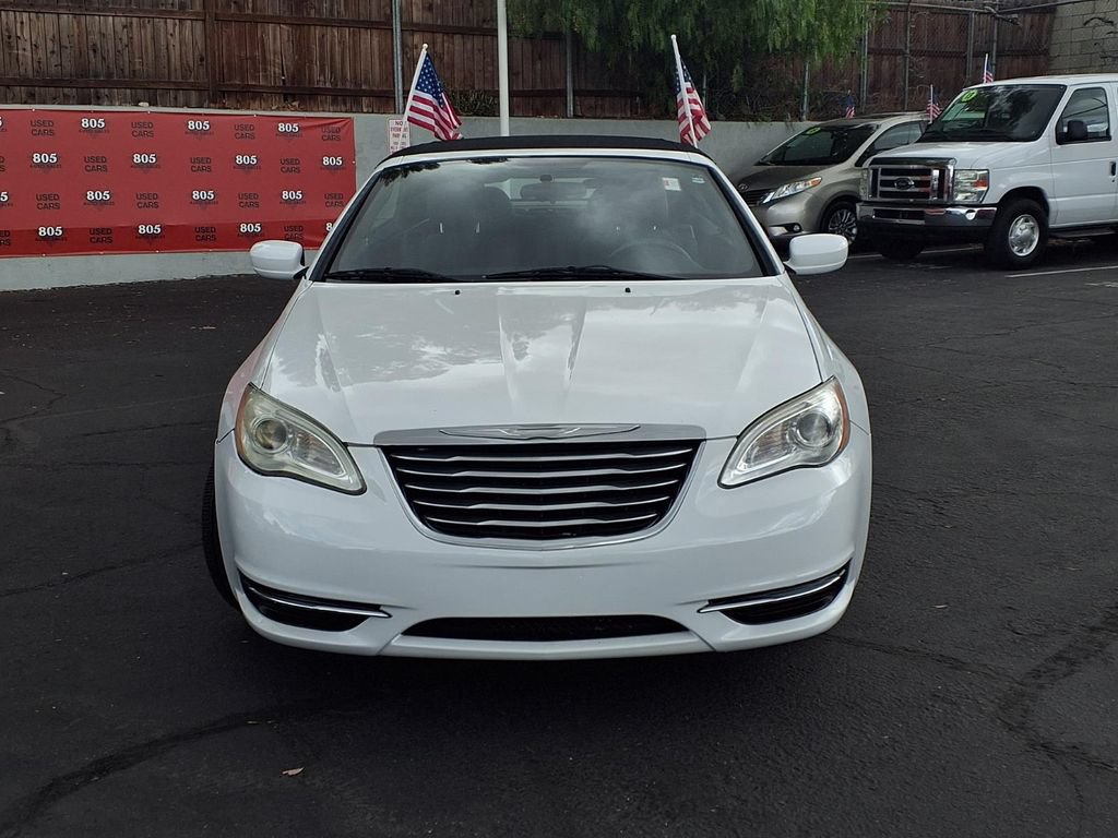 Used 2012 Chrysler 200 Touring FWD image 2