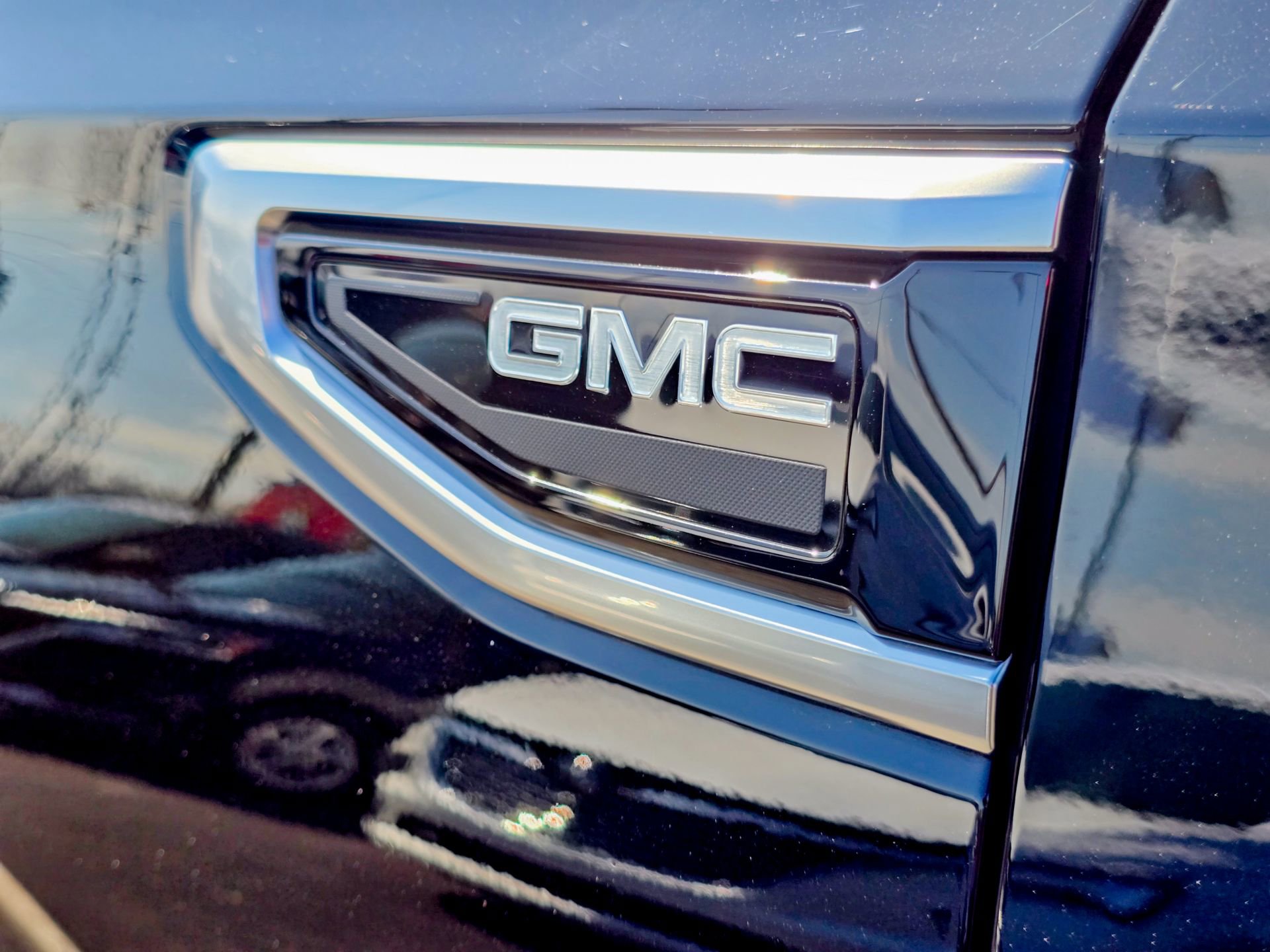 Used 2024 GMC Yukon XL Denali image 8