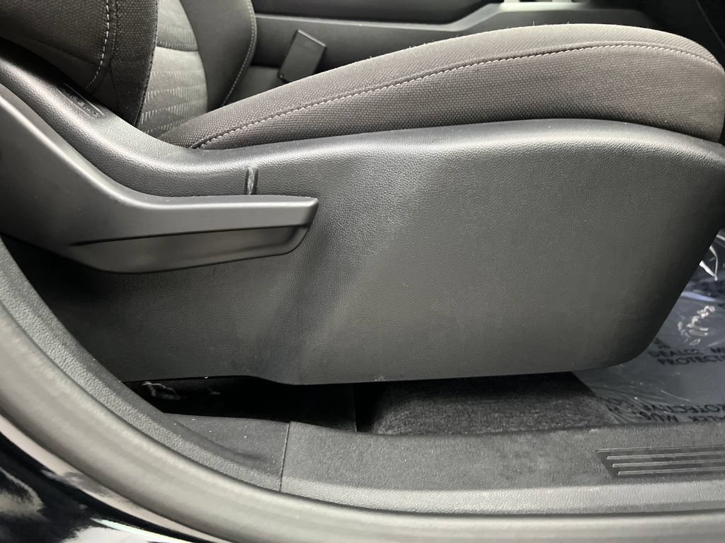 Used 2025 Chevrolet Equinox LT AWD/4WD image 29