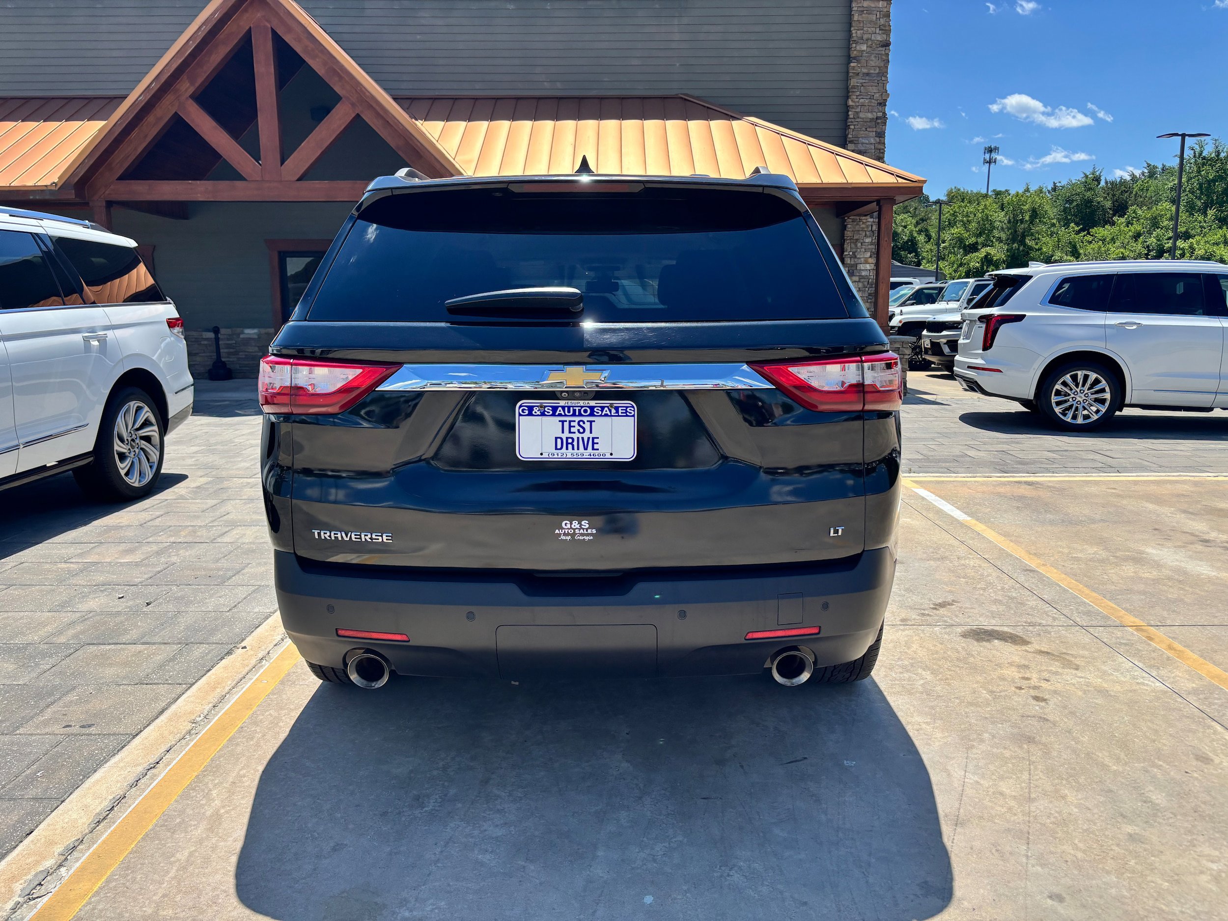 Used 2020 Chevrolet Traverse LT w/ LT Premium Package FWD image 5
