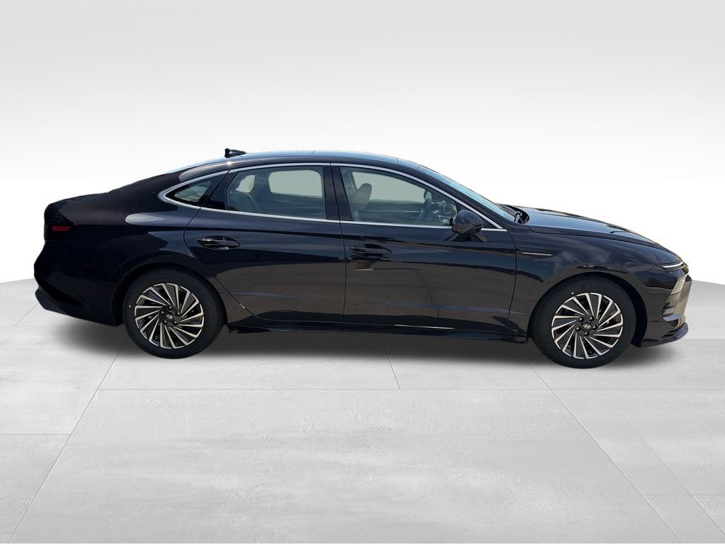 New 2026 Hyundai Sonata Limited FWD image 8