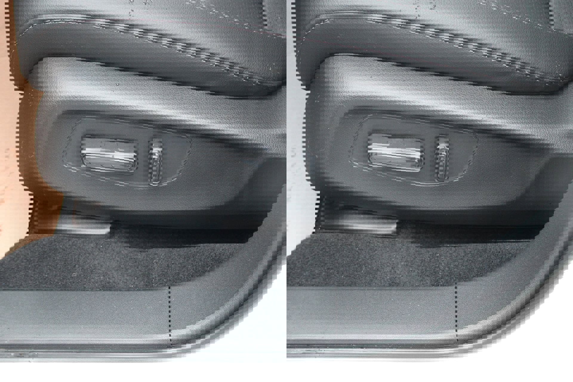 New 2026 Honda HR-V EX-L image 16