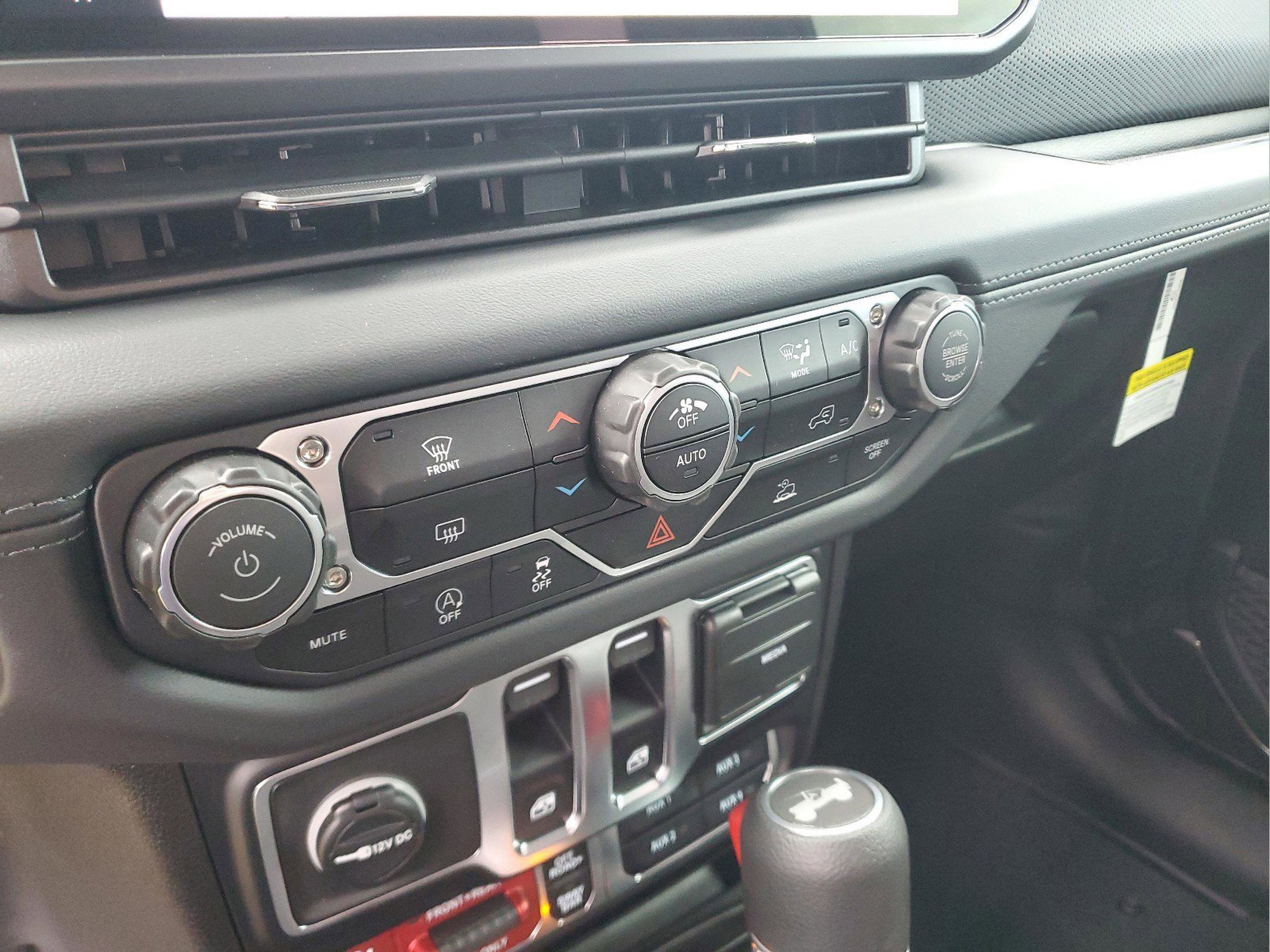 New 2026 Jeep Wrangler Rubicon image 13