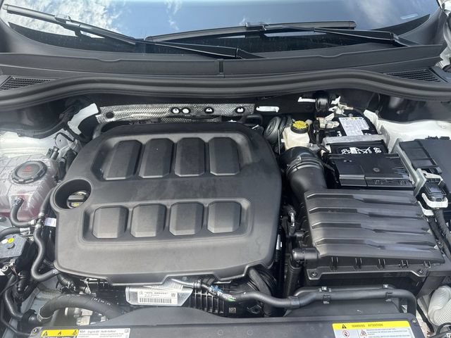 Used 2026 Volkswagen Tiguan SE R-Line FWD image 30