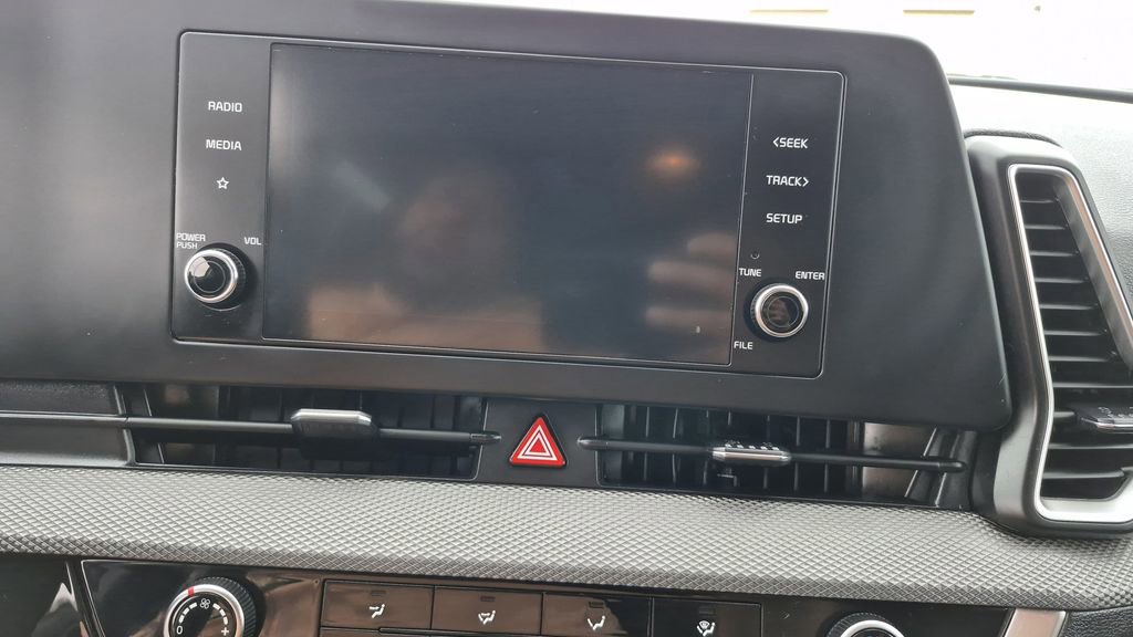 Used 2023 Kia Sportage LX image 9