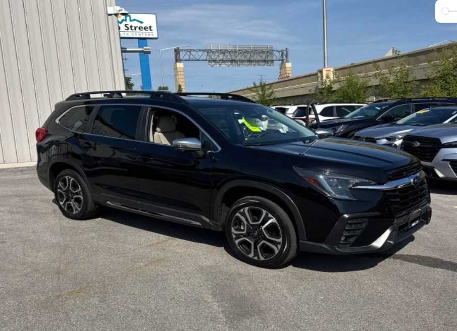 Used 2023 Subaru Ascent Limited w/ Technology Package AWD/4WD image 6