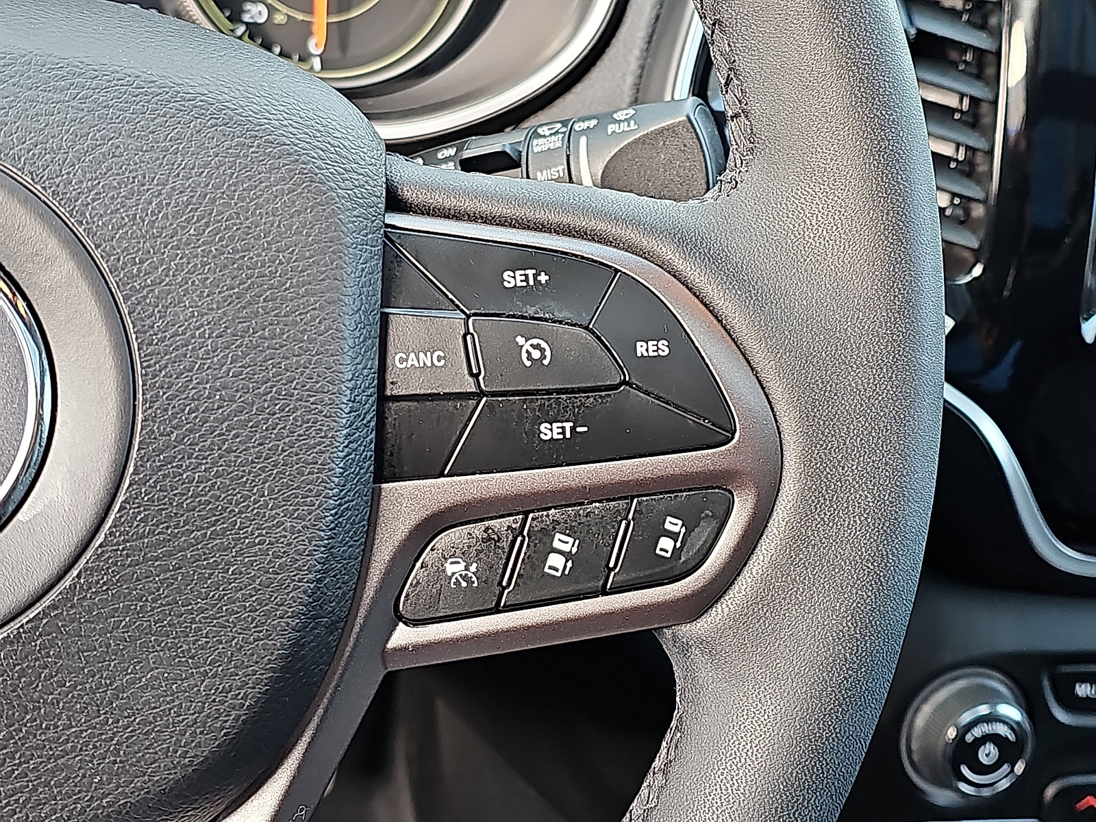 Used 2022 Jeep Cherokee Limited image 23