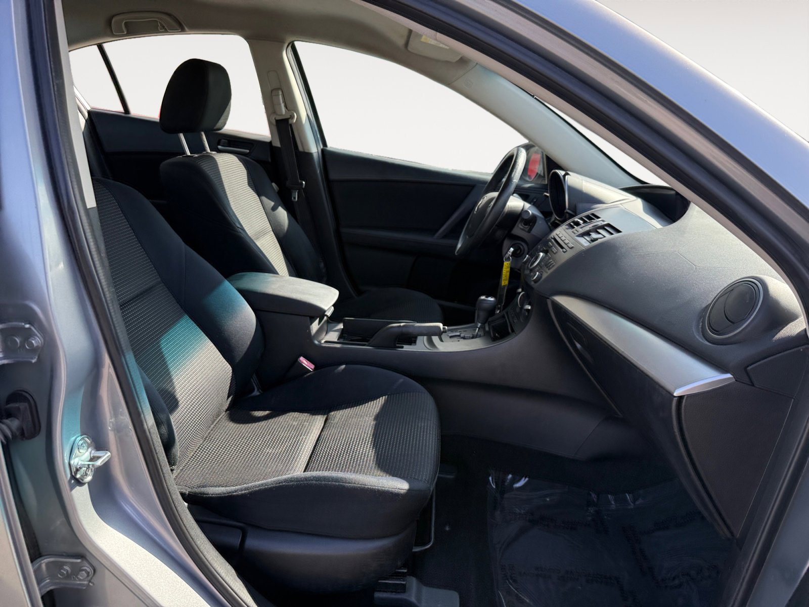 Used 2013 MAZDA MAZDA3 i Sport image 19