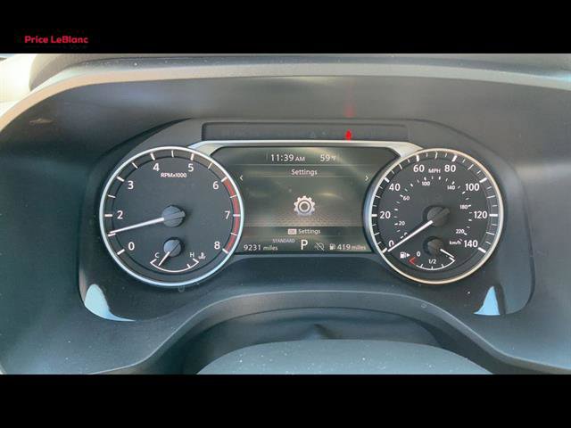 Used 2025 Nissan Rogue S image 16