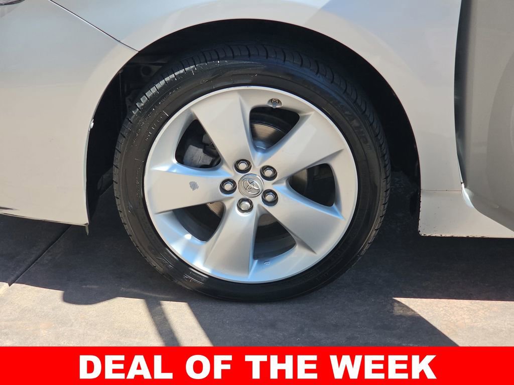 Used 2015 Toyota Prius Five image 35