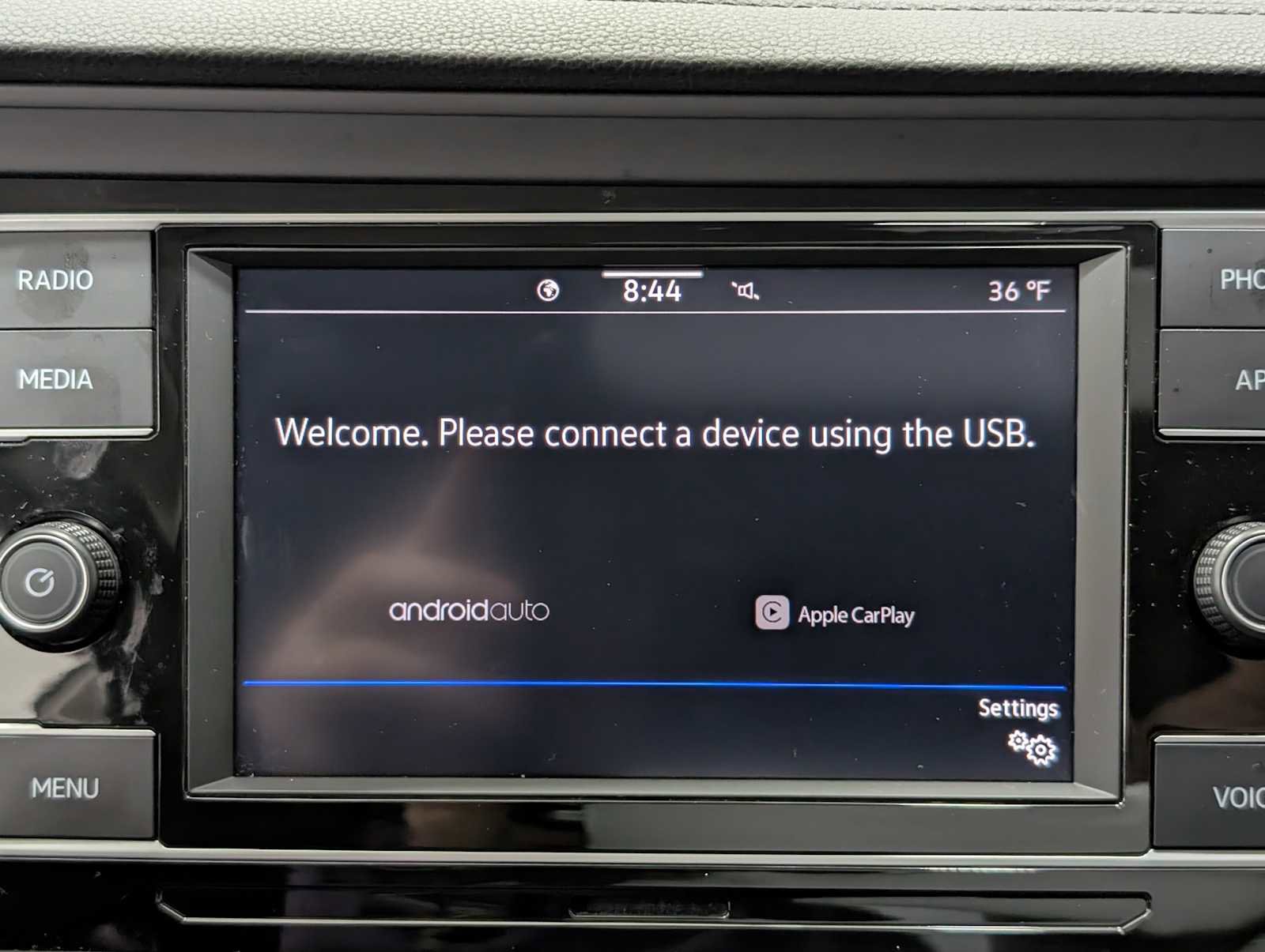 Used 2024 Volkswagen Jetta SE image 25