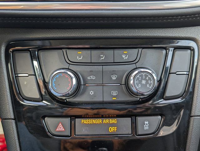 Used 2022 Buick Encore Preferred w/ Safety Package image 24