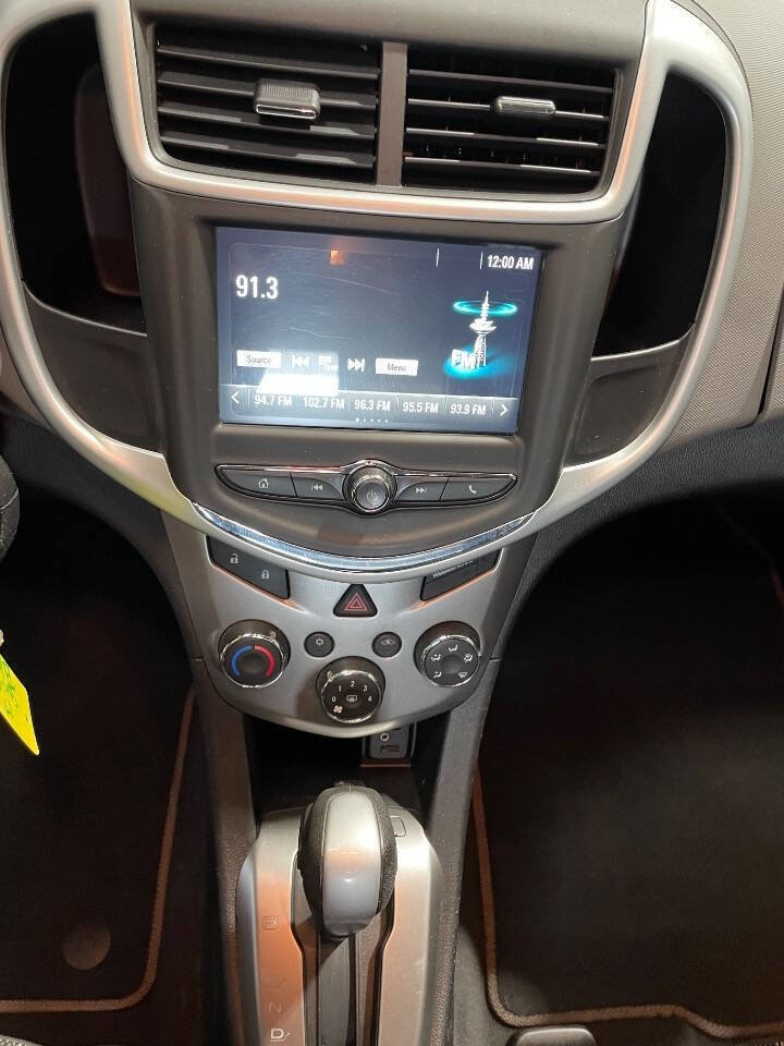 Used 2017 Chevrolet Sonic LT image 8