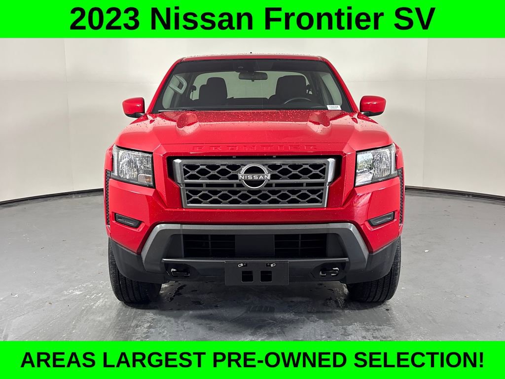 Used 2023 Nissan Frontier SV image 2