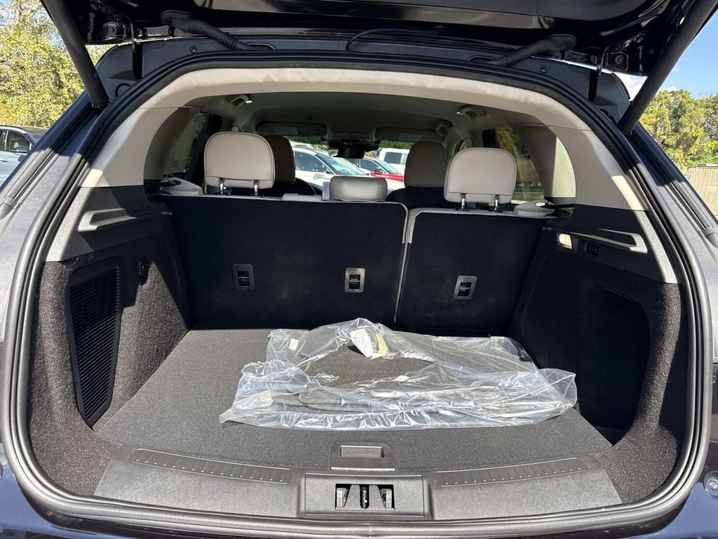 New 2026 Lincoln Corsair Premiere image 11