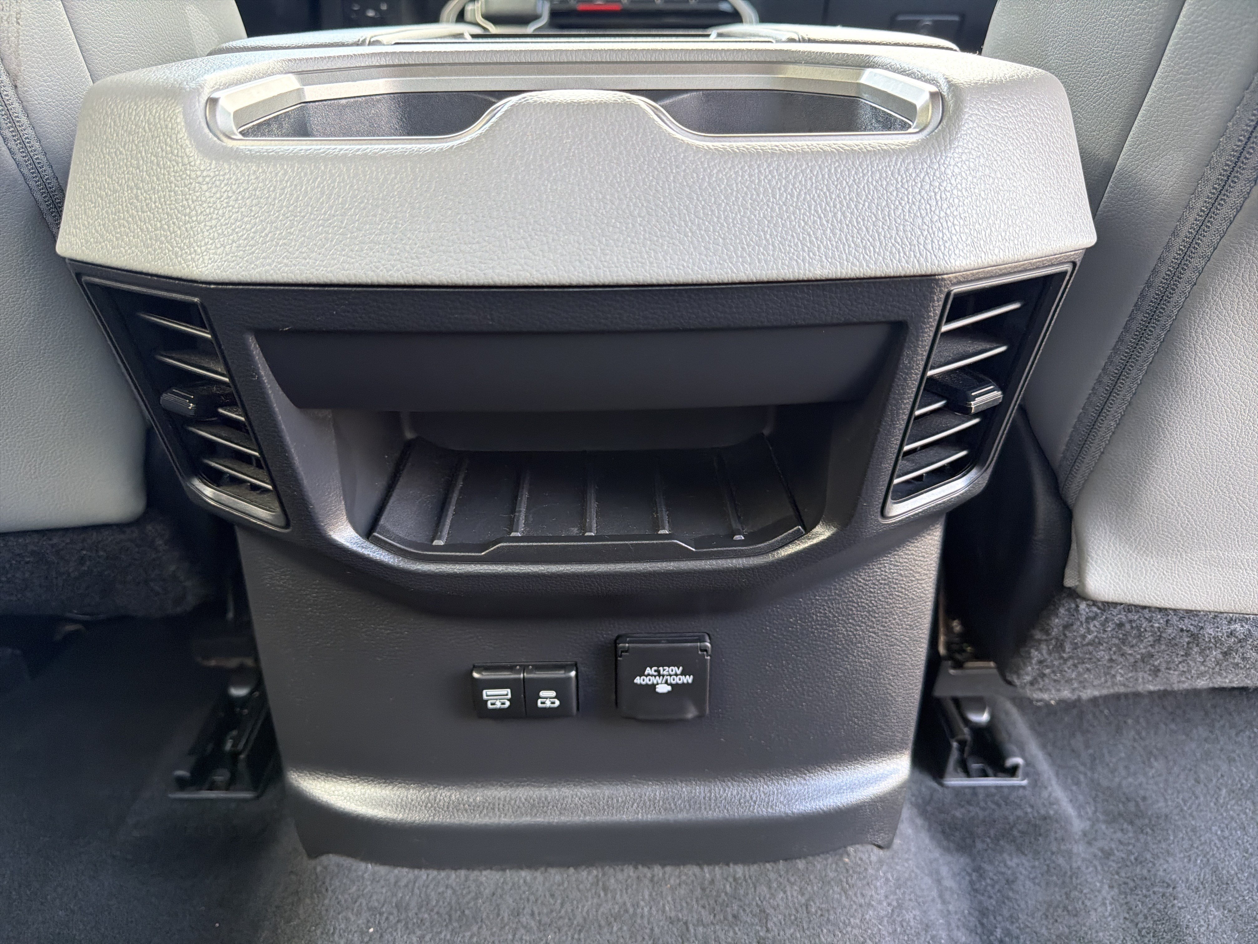 Used 2022 Toyota Tundra Limited RWD image 9